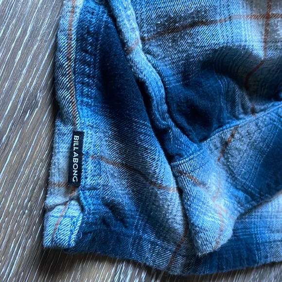 BILLABONG Plaid Shirt - Picture 7 of 7
